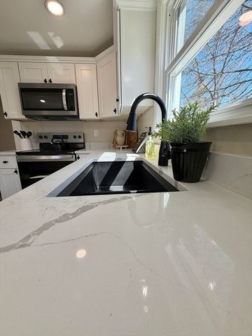 26 Mt. Tom Ave, Easthampton, MA 01027