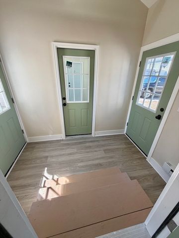 26 Mt. Tom Ave, Easthampton, MA 01027
