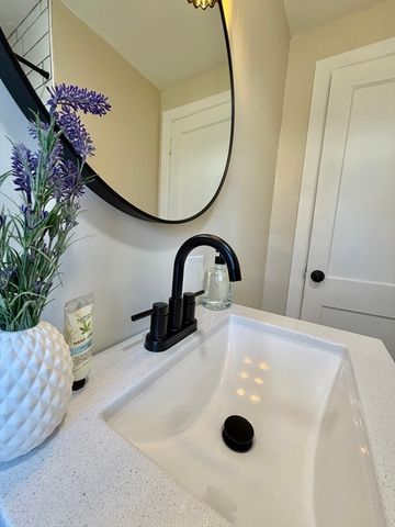 26 Mt. Tom Ave, Easthampton, MA 01027