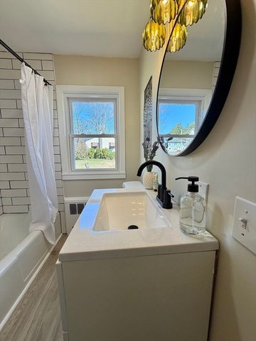 26 Mt. Tom Ave, Easthampton, MA 01027