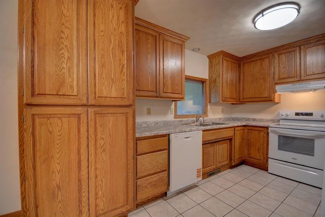 N280 EASTOWNE LANE, Appleton, WI 54915