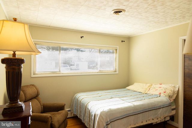 9434 DUBARRY AVE, Lanham, MD 20706