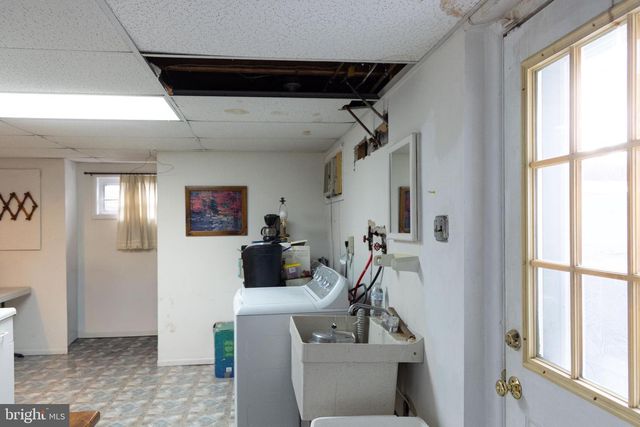 9434 DUBARRY AVE, Lanham, MD 20706