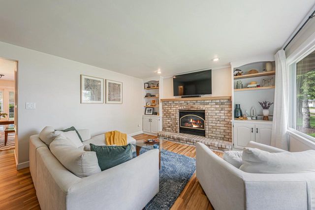 523 MARGARET STREET, Combined Locks, WI 54113