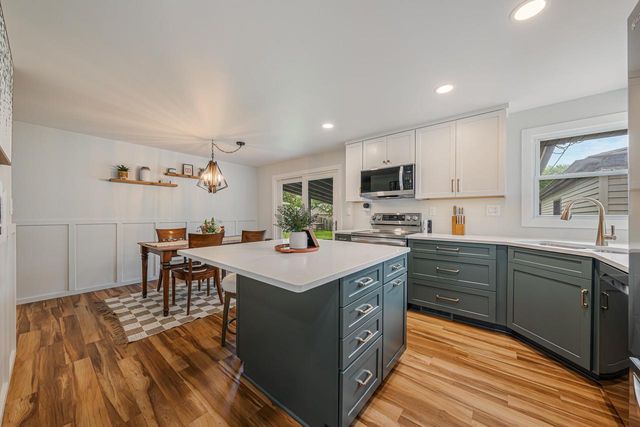 523 MARGARET STREET, Combined Locks, WI 54113