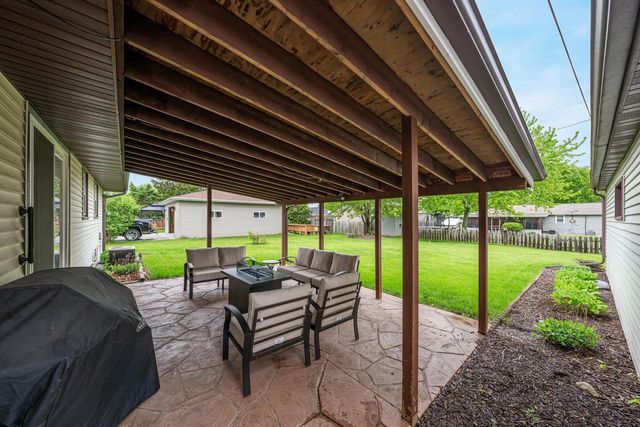 523 MARGARET STREET, Combined Locks, WI 54113