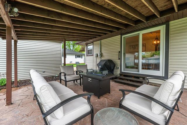 523 MARGARET STREET, Combined Locks, WI 54113