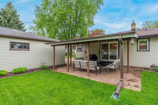 523 MARGARET STREET, Combined Locks, WI 54113