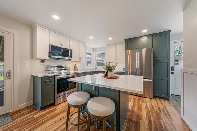 523 MARGARET STREET, Combined Locks, WI 54113