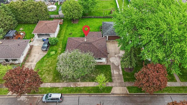 523 MARGARET STREET, Combined Locks, WI 54113