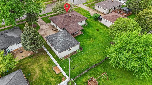 523 MARGARET STREET, Combined Locks, WI 54113