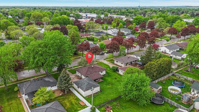 523 MARGARET STREET, Combined Locks, WI 54113