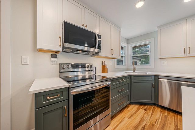 523 MARGARET STREET, Combined Locks, WI 54113