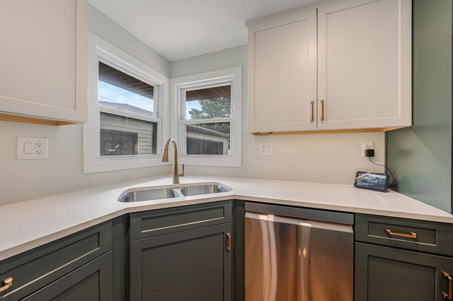 523 MARGARET STREET, Combined Locks, WI 54113