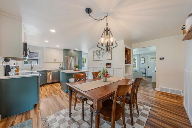 523 MARGARET STREET, Combined Locks, WI 54113