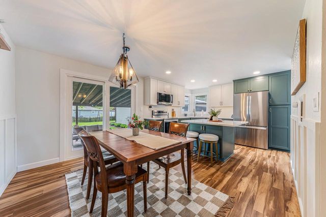 523 MARGARET STREET, Combined Locks, WI 54113