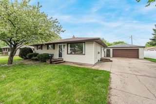523 MARGARET STREET, Combined Locks, WI 54113