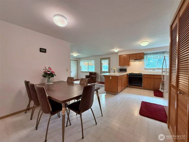 246 Calvin Road, Cinebar, WA 98533