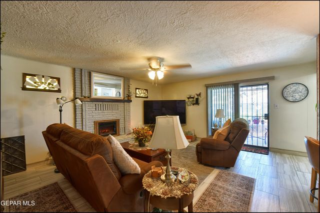 9865 Minuteman Way, El Paso, TX 79924