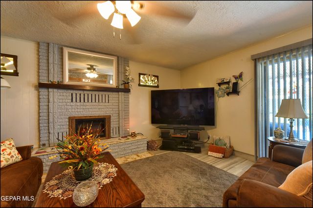 9865 Minuteman Way, El Paso, TX 79924