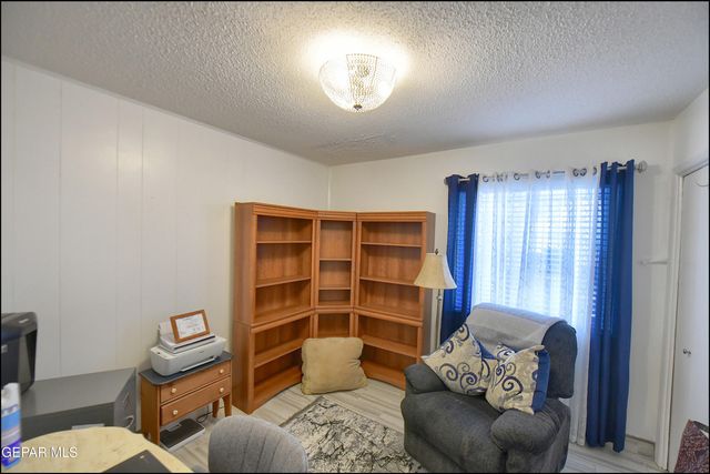 9865 Minuteman Way, El Paso, TX 79924