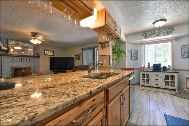 9865 Minuteman Way, El Paso, TX 79924