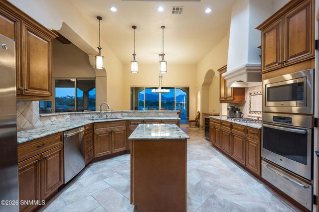 6006 Lazo Del Sur, Las Cruces, NM 88011