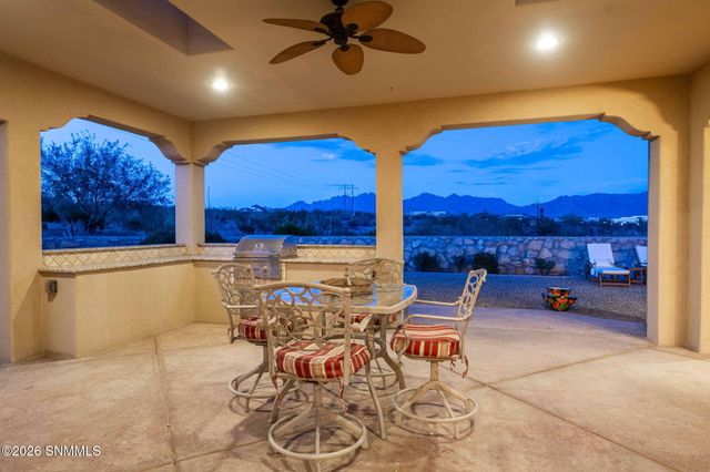 6006 Lazo Del Sur, Las Cruces, NM 88011