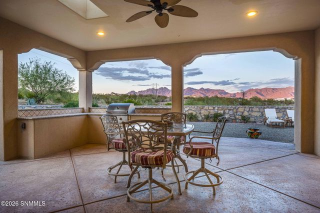 6006 Lazo Del Sur, Las Cruces, NM 88011