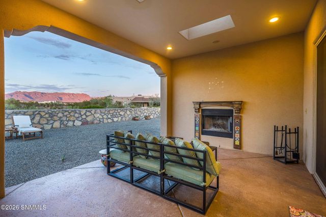 6006 Lazo Del Sur, Las Cruces, NM 88011