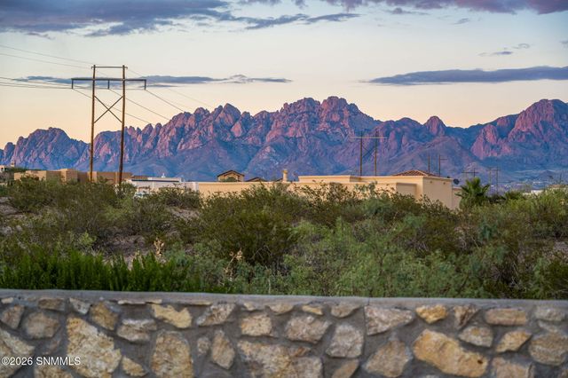 6006 Lazo Del Sur, Las Cruces, NM 88011