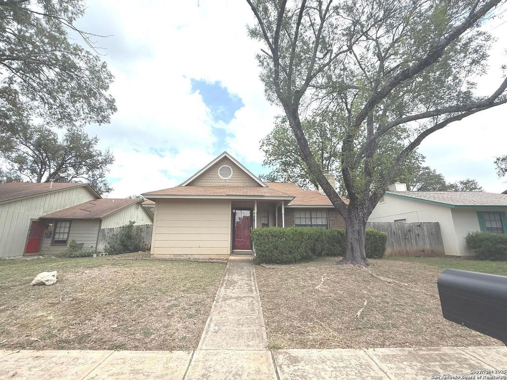 2246 Knights Wood, San Antonio, TX 78231