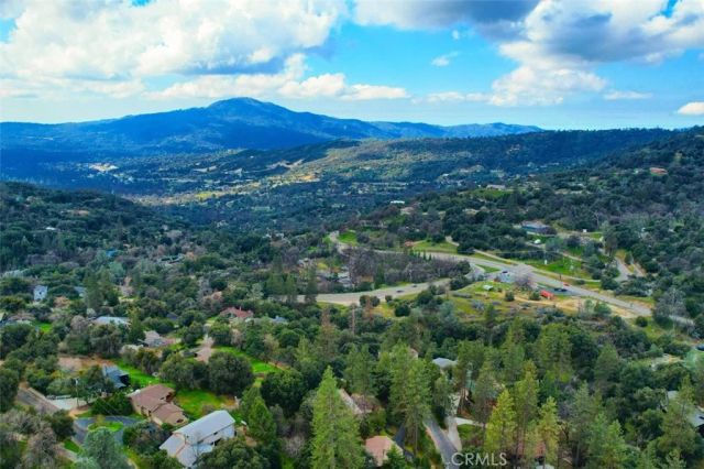 42583 Shady Lane, Oakhurst, CA 93644