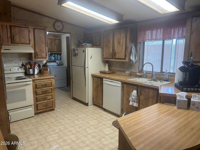 9002 E CITRUS Lane S, Sun Lakes, AZ 85248