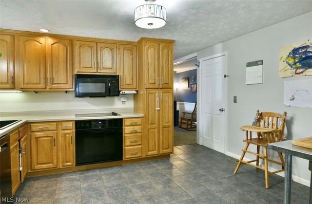 8559 Bayberry Drive NE, Warren, OH 44484