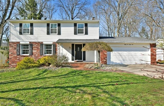 8559 Bayberry Drive NE, Warren, OH 44484