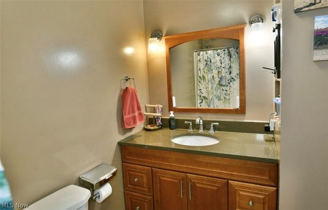 8559 Bayberry Drive NE, Warren, OH 44484