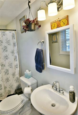 8559 Bayberry Drive NE, Warren, OH 44484