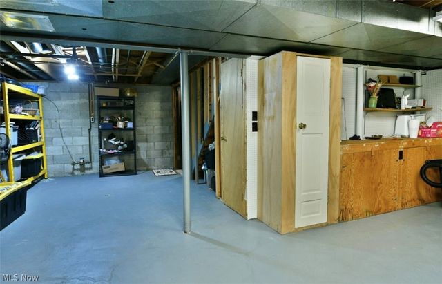 8559 Bayberry Drive NE, Warren, OH 44484