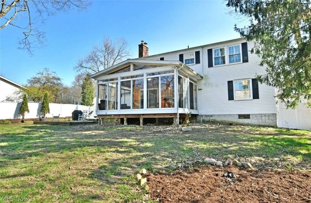 8559 Bayberry Drive NE, Warren, OH 44484