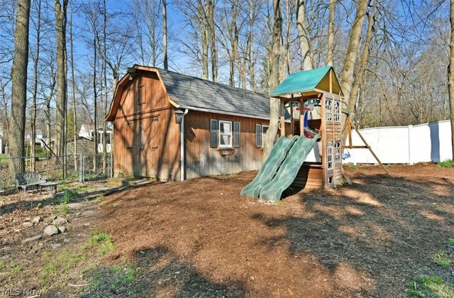 8559 Bayberry Drive NE, Warren, OH 44484