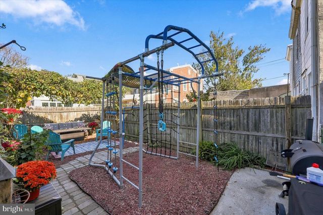 568 HERMITAGE ST, Philadelphia, PA 19128