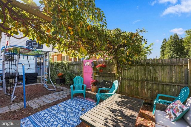 568 HERMITAGE ST, Philadelphia, PA 19128