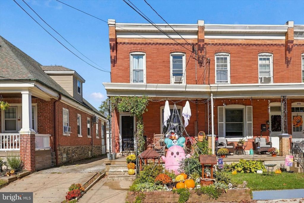 568 HERMITAGE ST, Philadelphia, PA 19128