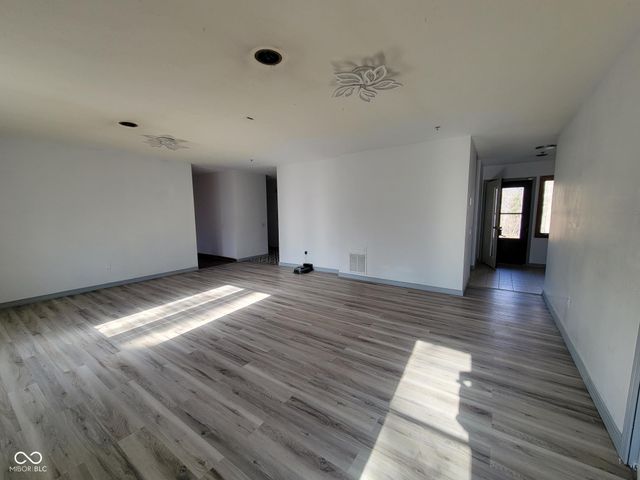 153 White Oak Way, North Vernon, IN 47265