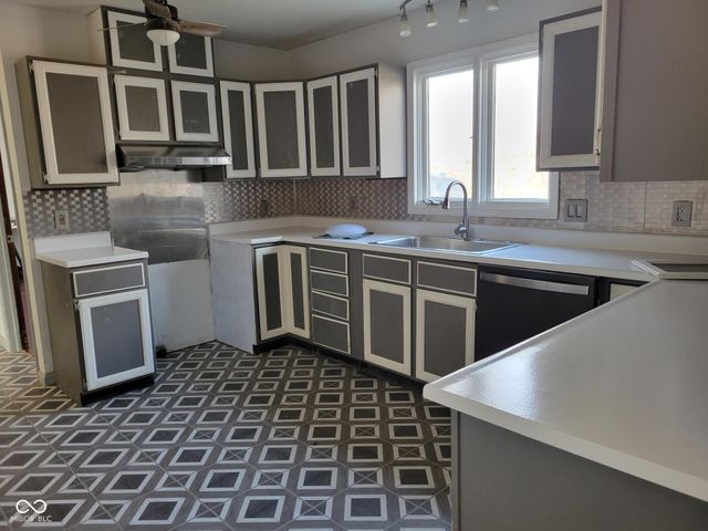 153 White Oak Way, North Vernon, IN 47265