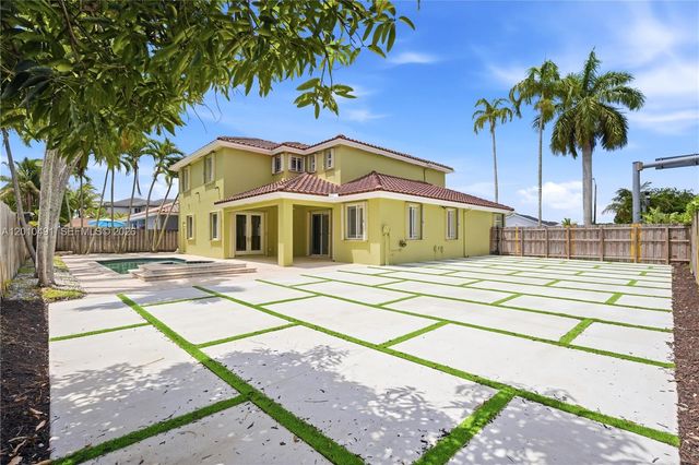 15203 SW 142nd Ave, Miami, FL 33177