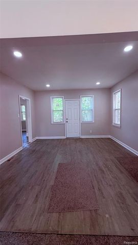 16203 Roselawn Street, Detroit, MI 48221