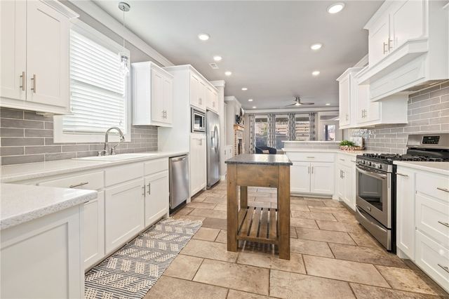 8218 Anna Maria Avenue, Springdale, AR 72762