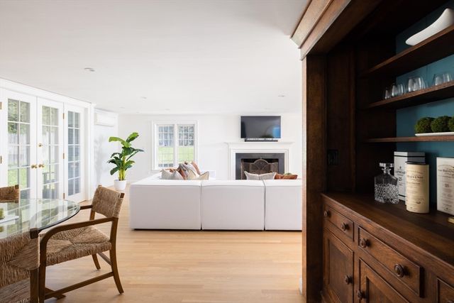 191 Newton St, Brookline, MA 02445